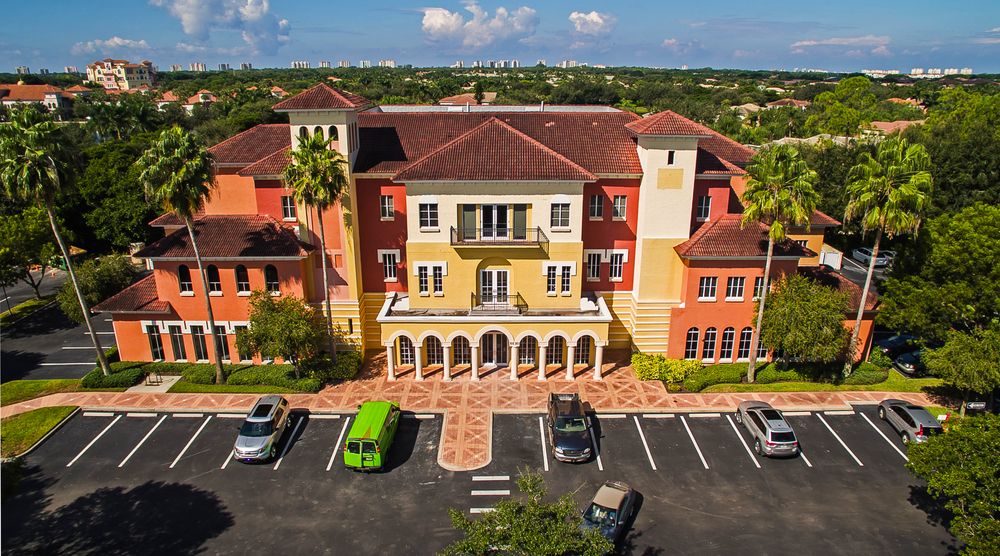 Galleria Court: 9130 Galleria Ct, Naples, FL 34109